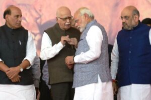 LK-Advani with pm modi